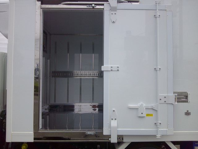 三菱ふそう キャンター 小型 冷蔵冷凍バン 2RG-FBAVO(108486) 10枚目