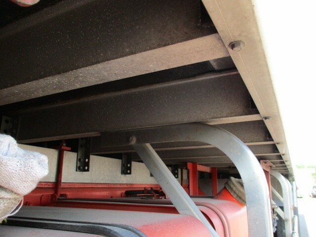 UDトラックス（日産） クオン 大型 冷蔵冷凍バン PKG-CD4ZA(6797) 16枚目