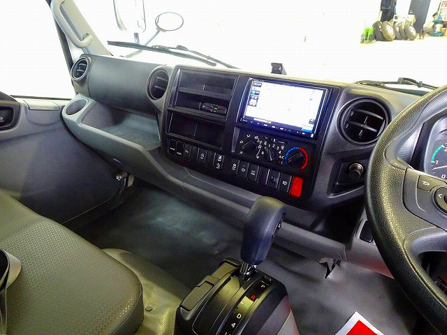 トヨタ トヨエース 小型 バン 2RG-XZU710(109720) 10枚目