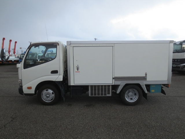 トヨタ トヨエース 小型 冷蔵冷凍バン TKG-XZC605(98581) 9枚目