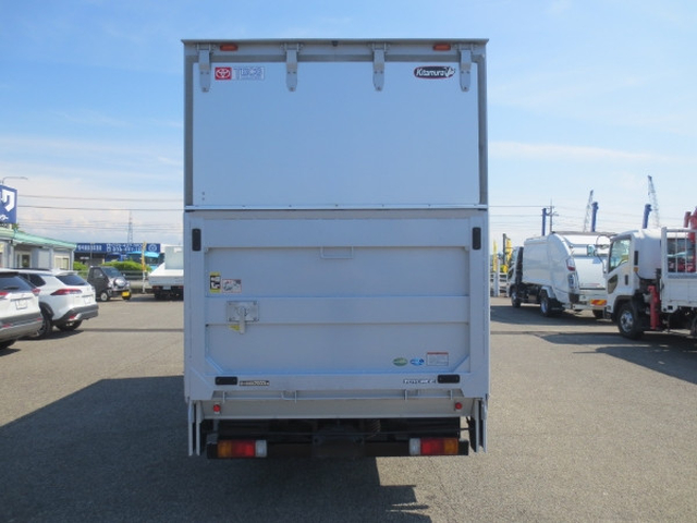 トヨタ トヨエース 小型 バン 2RG-XZU655(105385) 7枚目
