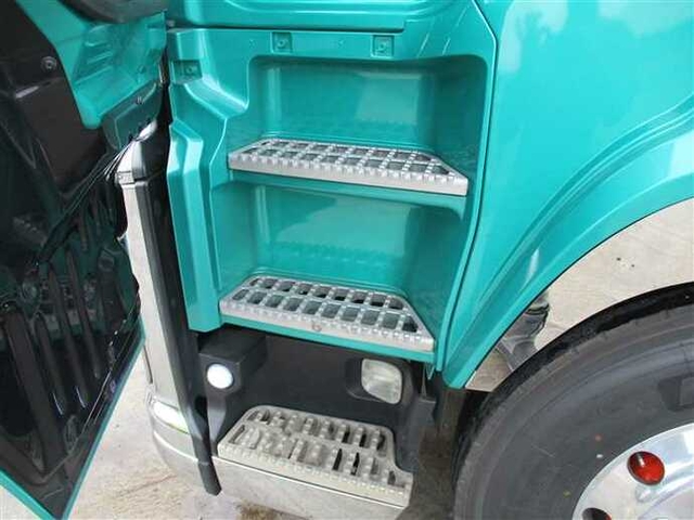 いすゞ ギガ 大型 トラクタ QDG-EXZ52BJ(37770) 10枚目