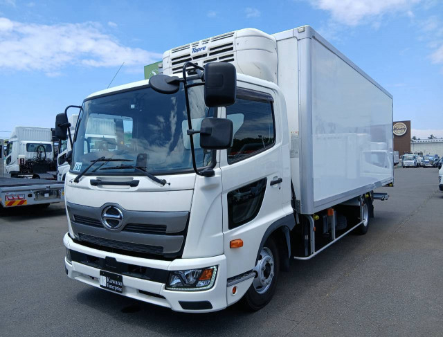 日野 レンジャー 中型 冷蔵冷凍バン 2KG-FC2ABA(109745) 1枚目