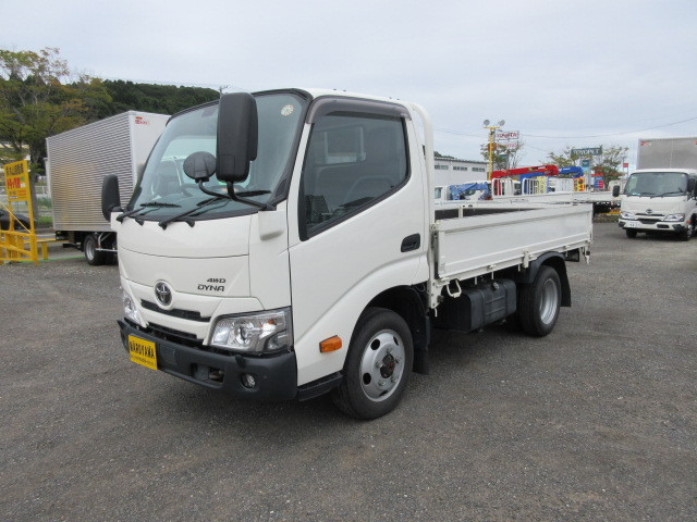 トヨタ ダイナ 小型 平ボディ 2DG-XZC675(112258) 1枚目