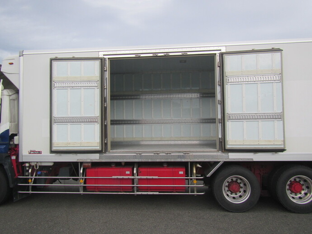 いすゞ ギガ 大型 冷蔵冷凍バン QKG-CYL77A(38741) 16枚目