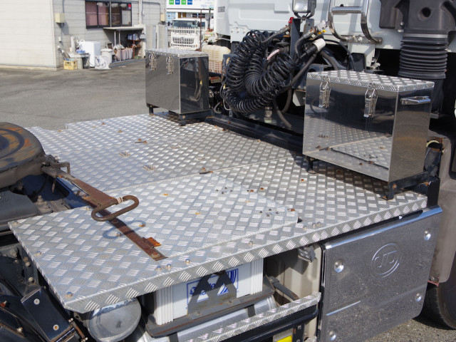 UDトラックス（日産） クオン 大型 トラクタ 2PG-GK5AAB(113273) 11枚目