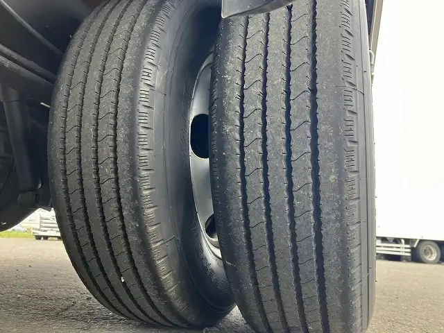 いすゞ エルフ 小型 平ボディ 2RG-NPS88AR(110827) 30枚目