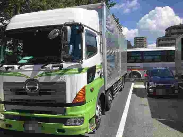 日野 プロフィア 大型 バン ADG-FW1EXYG(2400) 2枚目