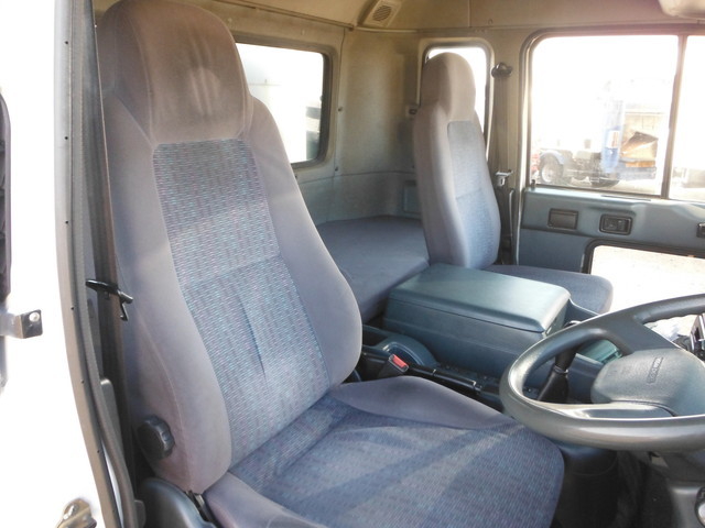 UDトラックス（日産） コンドル 中型 ウィング KK-MK25B(2579) 25枚目