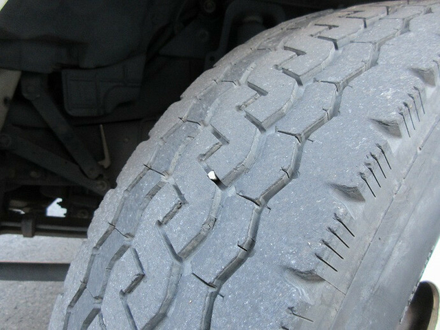 いすゞ エルフ 小型 平ボディ（クレーン付） BDG-NKR85R(7699) 27枚目