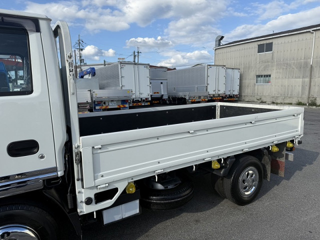 いすゞ エルフ 小型 平ボディ 2RG-NJR88A(111683) 2枚目
