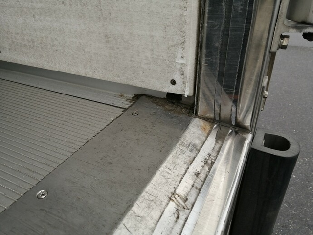 UDトラックス（日産） コンドル 中型 冷蔵冷凍バン PB-MK36A(5519) 28枚目