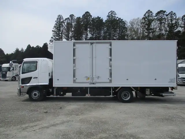 日野 レンジャー 中型 冷蔵冷凍バン 2KG-FD2ABG(106831) 8枚目