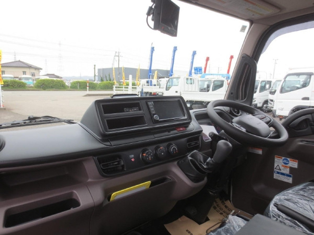 三菱ふそう キャンター 小型 平ボディ（クレーン付） 2RG-FEAV0(103597) 15枚目