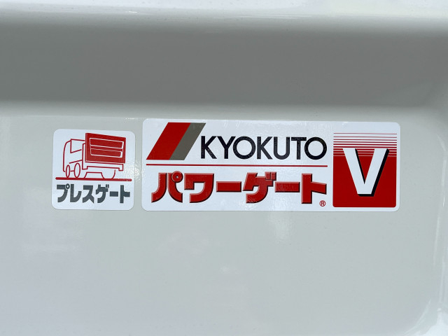 三菱ふそう キャンター 小型 平ボディ 2RG-FBA20(107819) 17枚目
