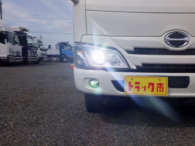 日野 デュトロ 小型 冷蔵冷凍バン 2RG-XZC605M(112133) 3枚目