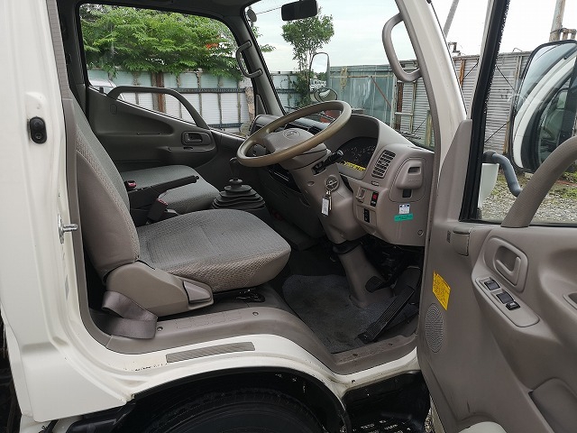 トヨタ ダイナ 小型 バン KK-XZU307(6510) 19枚目