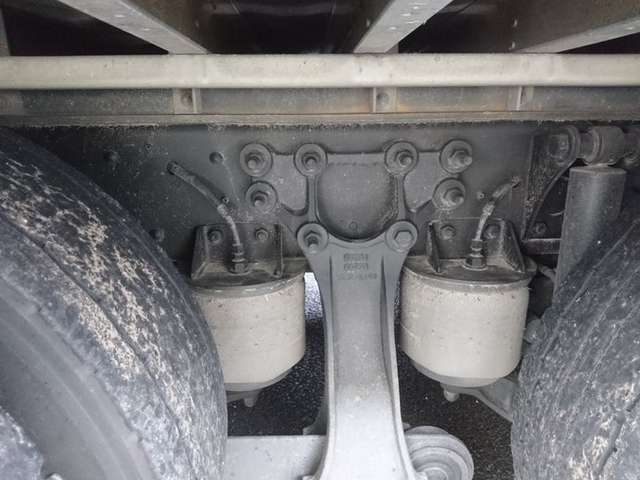 UDトラックス（日産） ビッグサム 大型 ウィング KL-CG48L(2160) 15枚目