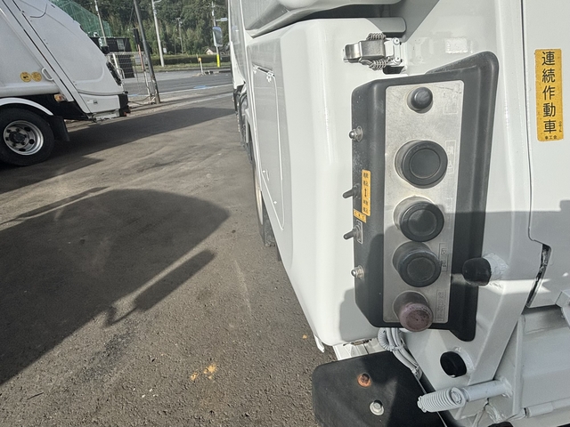 いすゞ エルフ 小型 塵芥車（プレス式） SKG-NPR85YN(108620) 11枚目