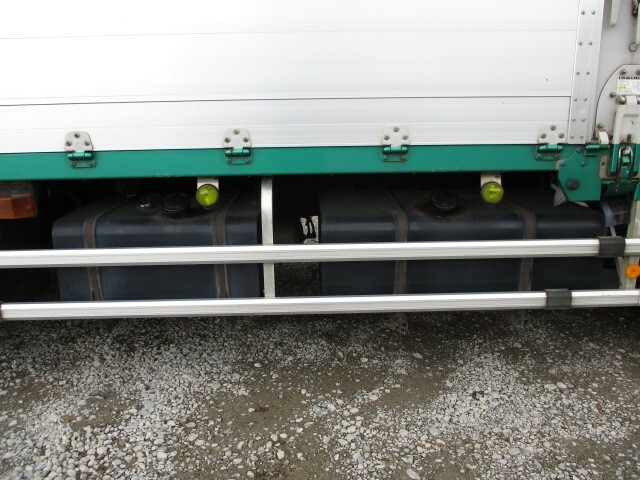 UDトラックス（日産） クオン 大型 ウィング PKG-CG4ZA(9264) 21枚目
