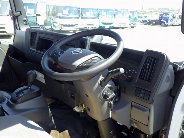 日産自動車 アトラス 小型 平ボディ 2TG-APR88AC(108671) 46枚目