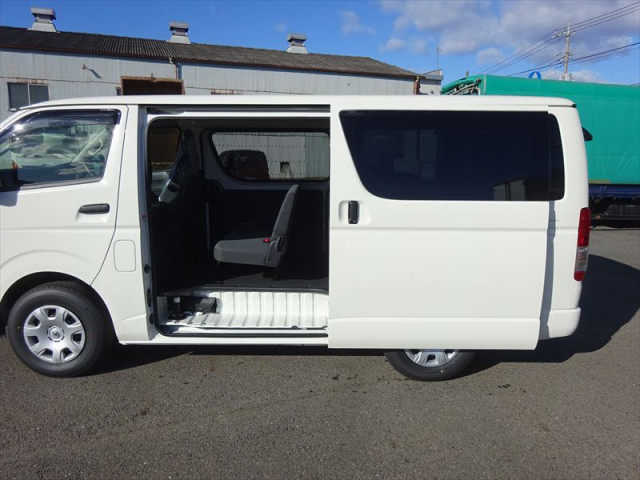 トヨタ ハイエース 小型 Translation missing: ja.item.body_keijou_enum.body_keijou_light_van 3BF-TRH200V(97597) 4枚目