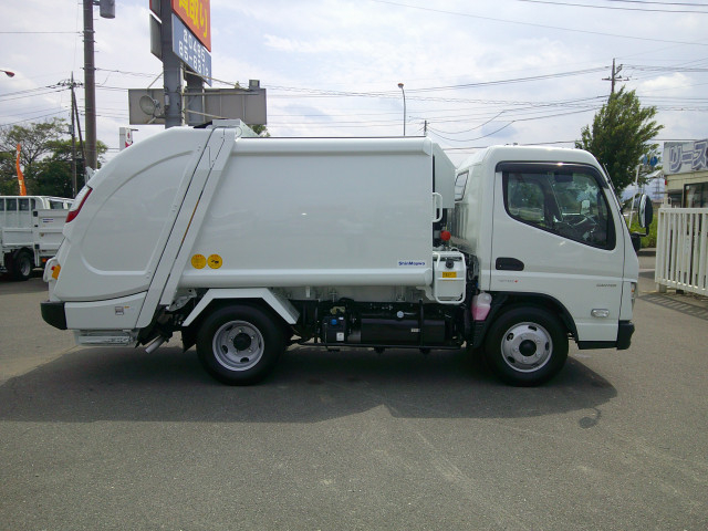 三菱ふそう キャンター 小型 塵芥車（プレス式） 2RG-FEAVO(107111) 4枚目