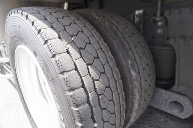 日野 プロフィア 大型 冷蔵冷凍バン 2DG-FW1AHC(108635) 11枚目
