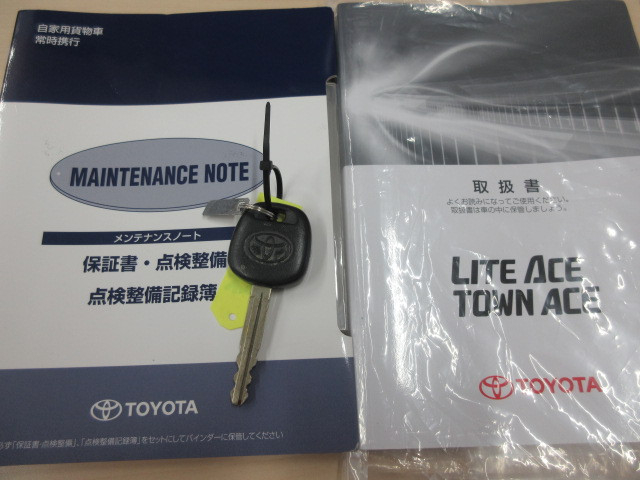 トヨタ ライトエース 小型 平ボディ DBF-S402U(113660) 5枚目