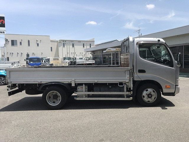 日野 デュトロ 小型 平ボディ 2RG-XZU645M(105673) 8枚目