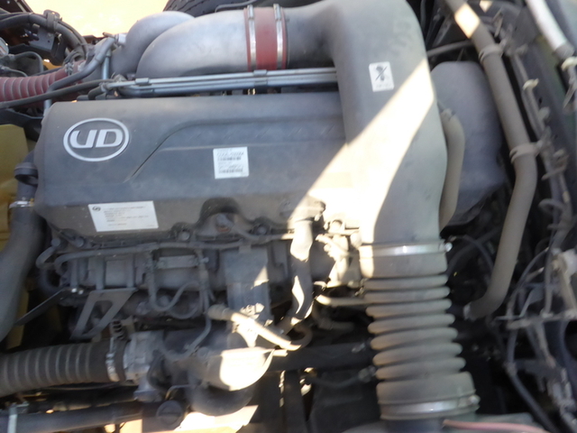 UDトラックス（日産） クオン 大型 平ボディ QKG-CD5ZL(2830) 32枚目