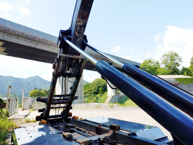 三菱ふそう スーパーグレート 大型 コンテナ専用車 2KG-FV70HY(110749) 15枚目