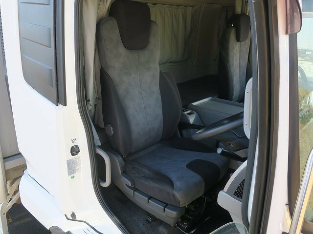 UDトラックス（日産） コンドル 中型 ウィング TKG-MK38L(26849) 12枚目