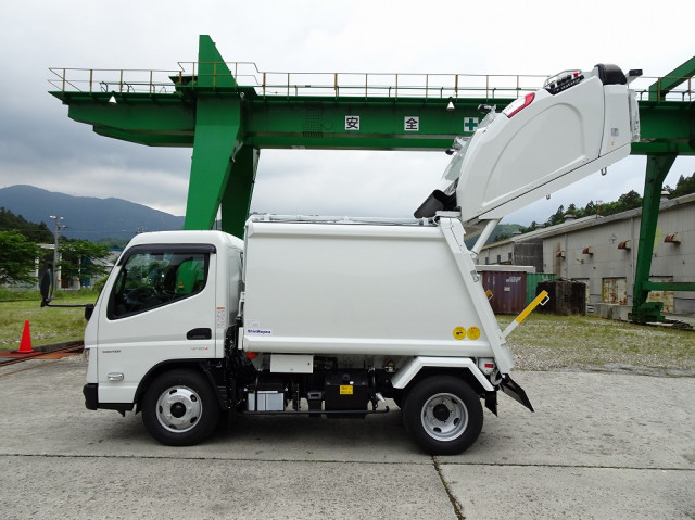 三菱ふそう キャンター 小型 塵芥車（プレス式） 2RG-FEAV0(107993) 7枚目