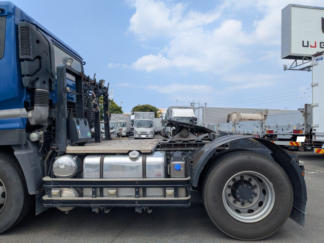 UDトラックス（日産） クオン 大型 トラクタ QKG-GK6XAB(111625) 15枚目