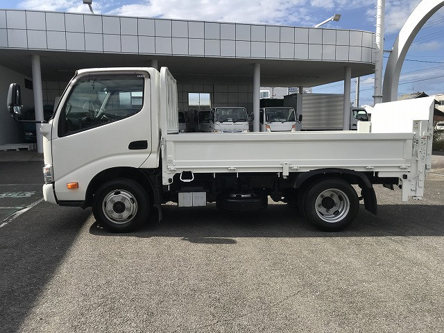 日野 デュトロ 小型 平ボディ 2RG-XZU605M(95483) 7枚目