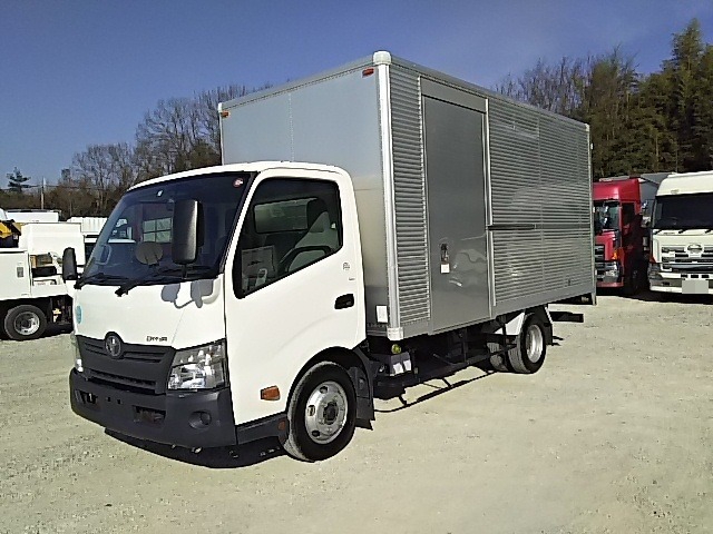 トヨタ ダイナ 小型 バン TKG-XZU710(8611) 3枚目