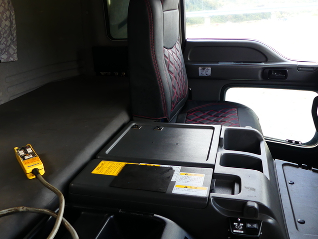 いすゞ ギガ 大型 コンテナ専用車 QKG-CYZ77AM(53468) 12枚目
