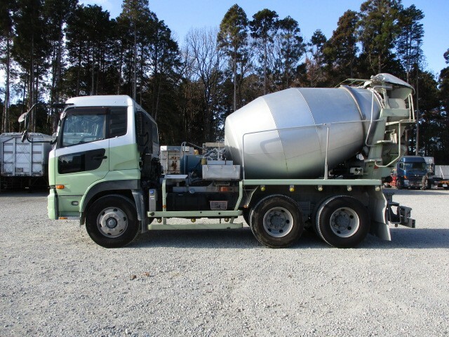 UDトラックス（日産） クオン 大型 ミキサー車 ADG-CW4XL(7864) 5枚目