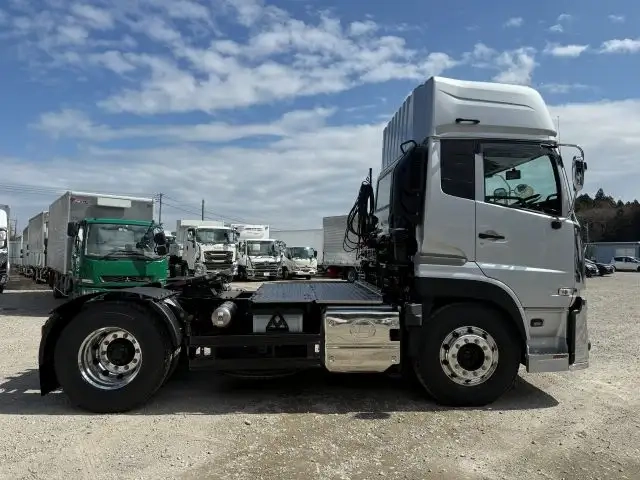 日産自動車 クオン 大型 トラクタ 2PG-GK6DAD(106848) 4枚目