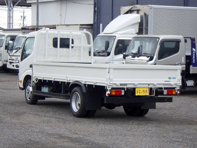 トヨタ ダイナ 小型 平ボディ 2RG-XZU655(111460) 8枚目
