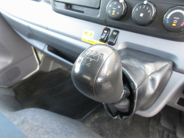日産自動車 アトラス 小型 バン TKG-FEA5W(9232) 38枚目
