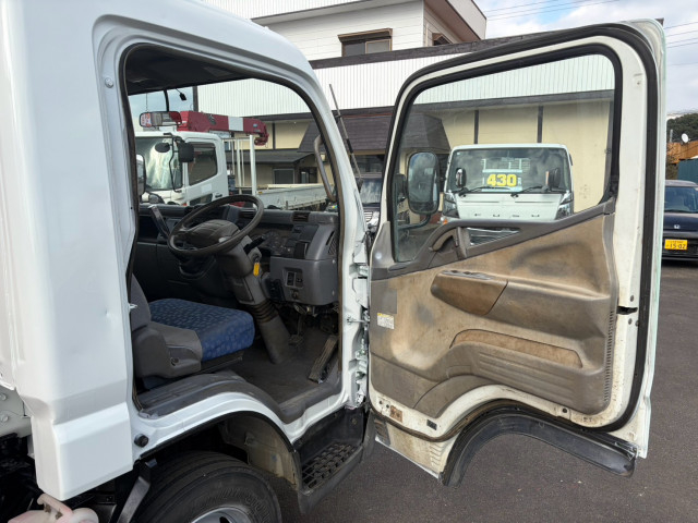 三菱ふそう キャンター 小型 平ボディ（クレーン付） KK-FE83EEN(113245) 40枚目