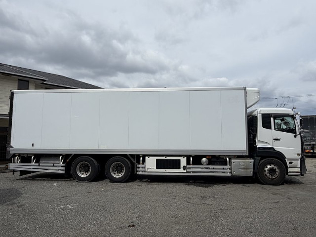 UDトラックス（日産） クオン 大型 冷蔵冷凍バン 2PG-CD5CA(105369) 8枚目