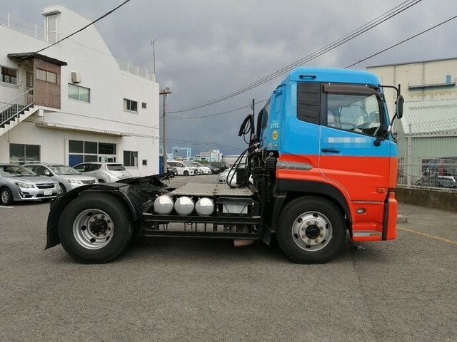UDトラックス（日産） クオン 大型 トラクタ AKG-GK4XAB(5650) 4枚目
