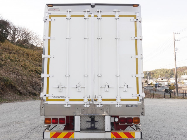 UDトラックス（日産） クオン 大型 冷蔵冷凍バン QKG-CD5ZA(99601) 12枚目