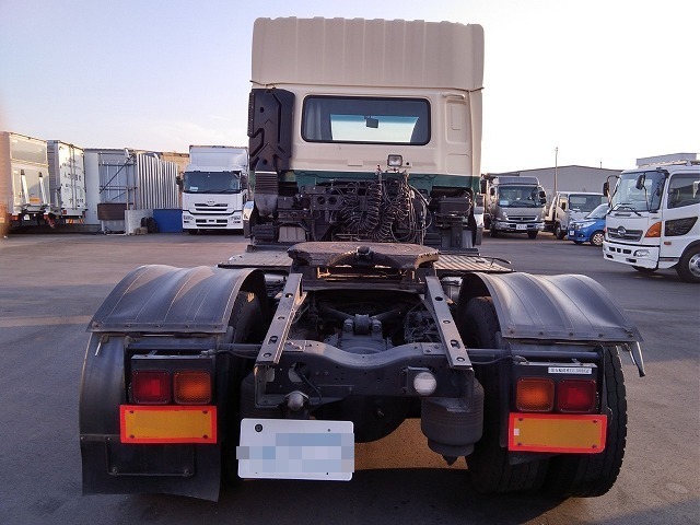 UDトラックス（日産） クオン 大型 トラクタ ADG-GK4XAB(8924) 3枚目