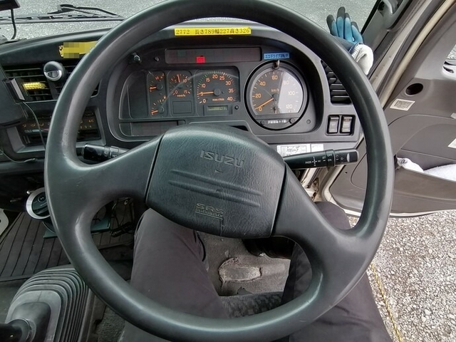 いすゞ フォワード 中型 冷蔵冷凍バン KK-FRR35J4S(5571) 8枚目