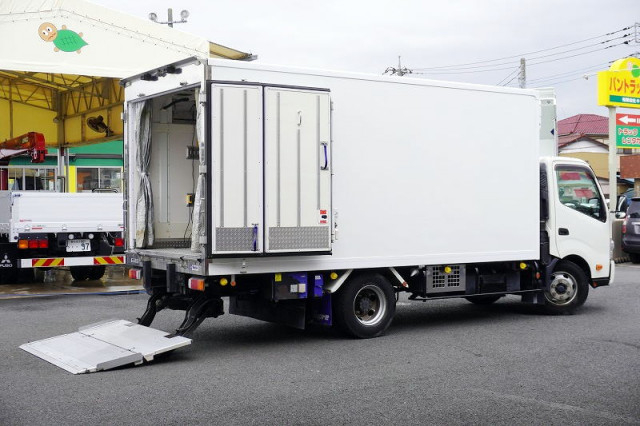 日野 デュトロ 小型 冷蔵冷凍バン TKG-XZU712M(110299) 9枚目