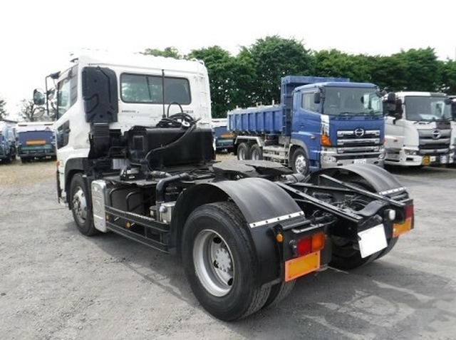 UDトラックス（日産） クオン 大型 トラクタ ADG-GK4XAD(7156) 4枚目